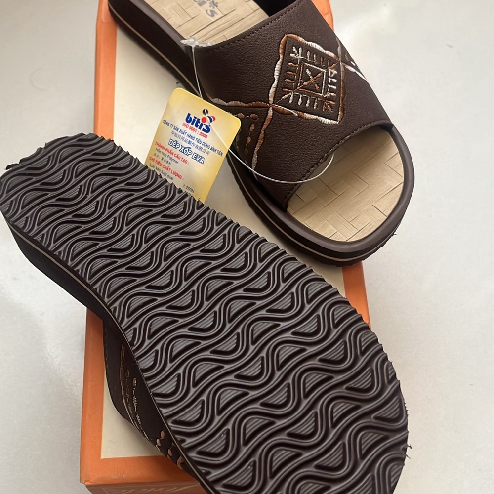 Brown Sandals with Suede Finish and Wave Pattern Sole